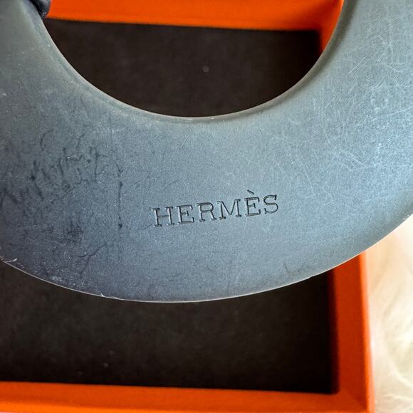 HERMÈS Kara Precieux Large Wood Pendant Necklace - Picture 8 of 12